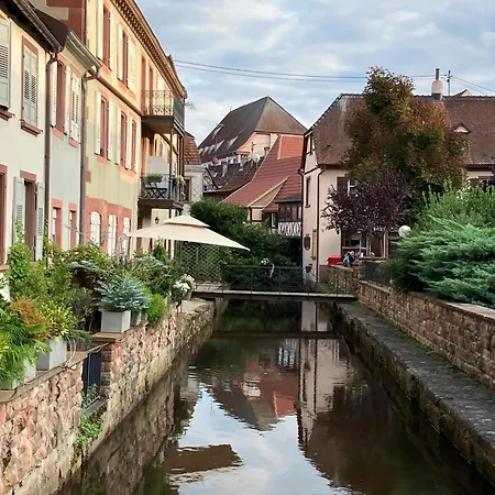 Amelie No 3 & 酒店