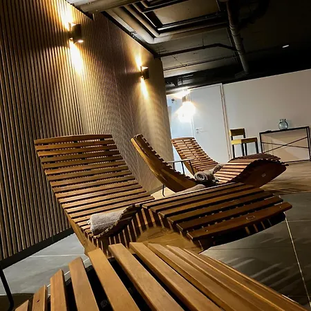 Amelie No 3 & ホテル