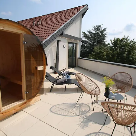 Amelie No 3 & 酒店 *