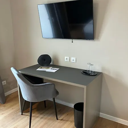 Amelie No 3 & ホテル *