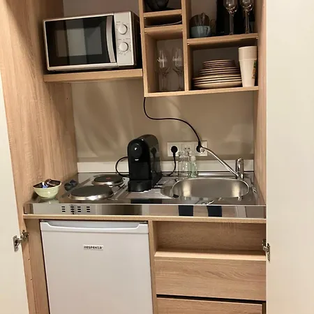 Amelie No 3 & 酒店