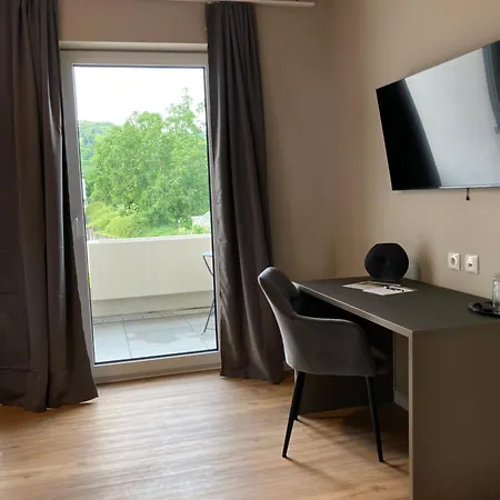 Amelie No 3 & 酒店 *