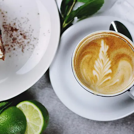 Amelie No 3 & ホテル *