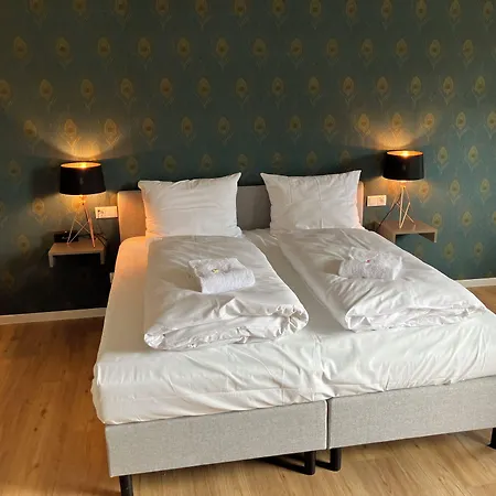 Amelie No 3 & 酒店