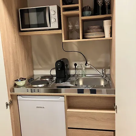 Amelie No 3 & 施伟根-莱齐腾巴赫