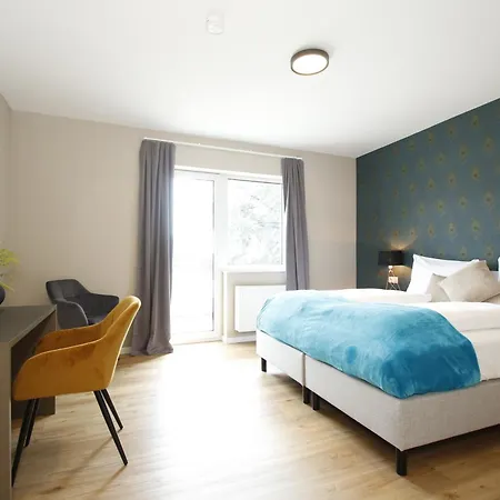 Amelie No 3 & Hotel *