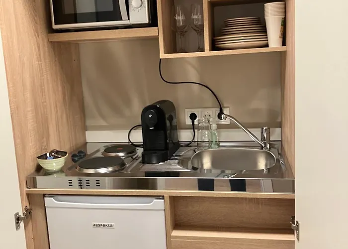 Amelie No 3 & 호텔