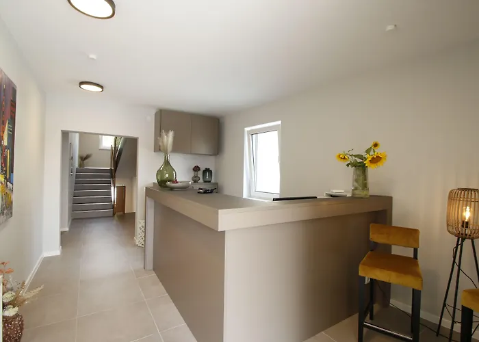 Amelie No 3 & 호텔