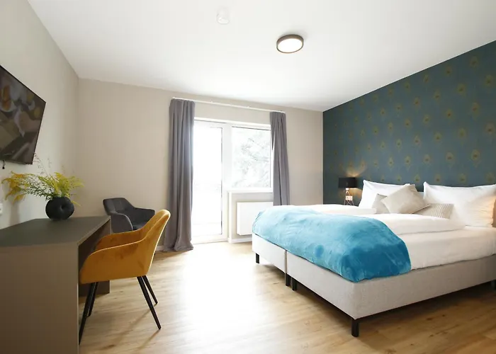 Amelie No 3 & Hotel *